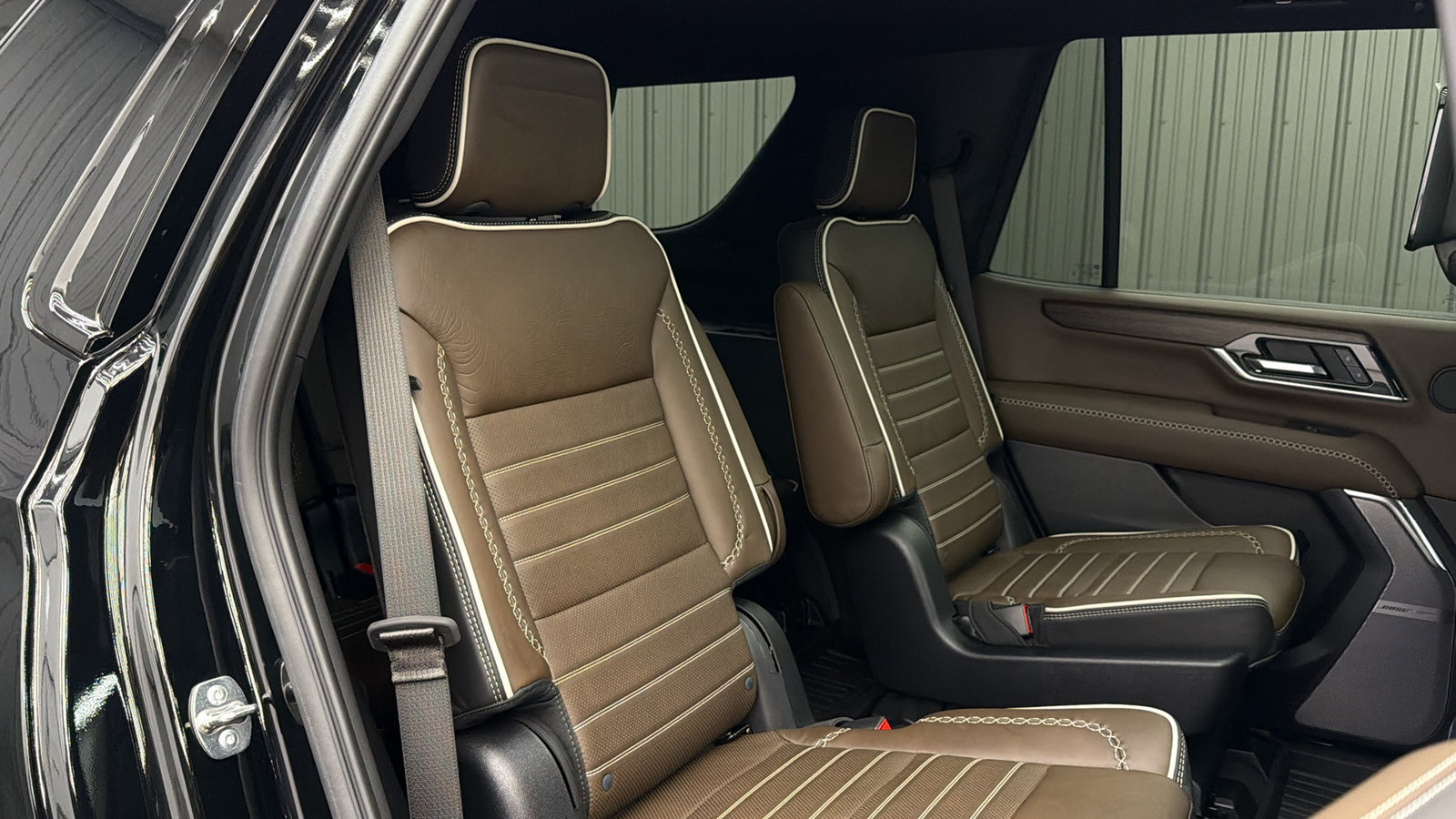 Used 2026 GMC Yukon Denali Ultimate w/ LPO, Floor Liner Package AWD/4WD image 37