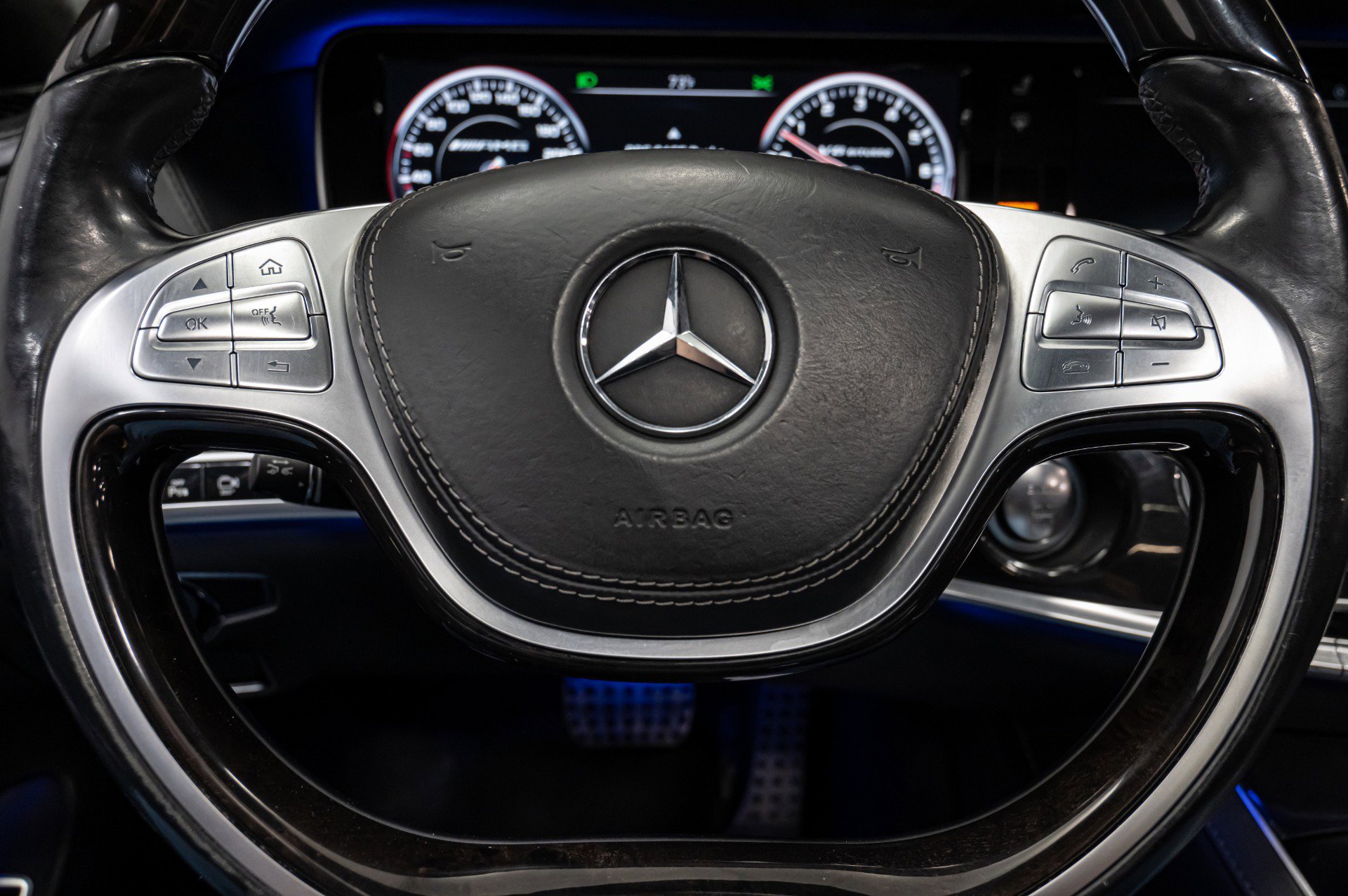 Used 2015 Mercedes-Benz S 63 AMG 4MATIC Sedan w/ Driver Assistance Package image 9