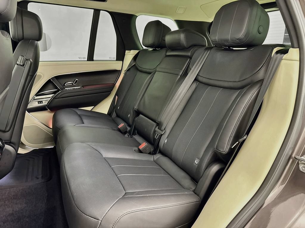 Used 2022 Land Rover Range Rover SE AWD/4WD image 25