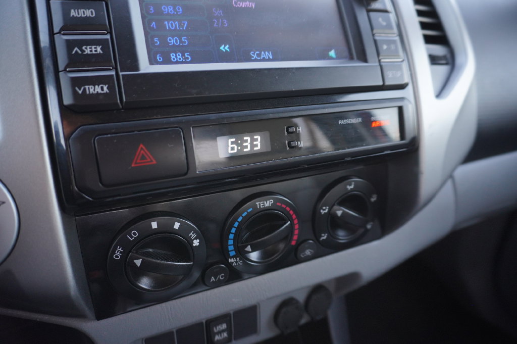 Used 2013 Toyota Tacoma 4x4 Access Cab V6 w/ SR5 Pkg image 17
