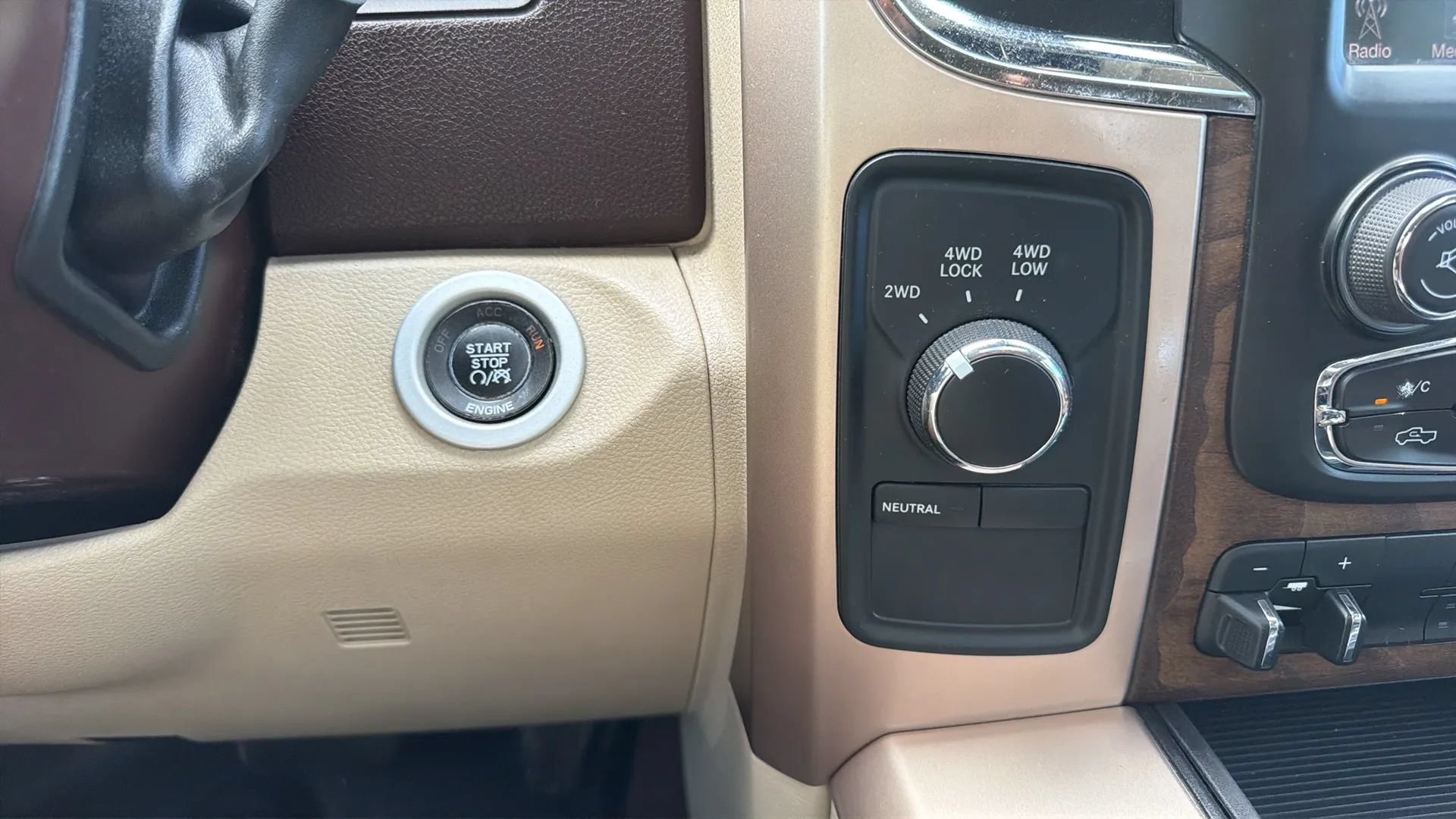 Used 2015 RAM 3500 Laramie Longhorn w/ Convenience Group AWD/4WD image 90