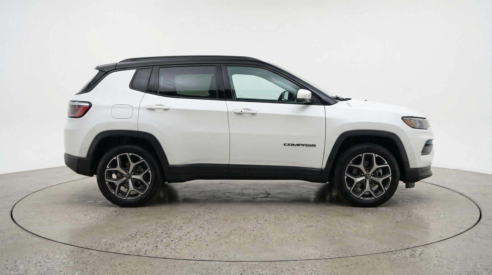 Used 2025 Jeep Compass Limited image 11