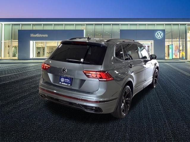 Certified 2023 Volkswagen Tiguan SE R-Line FWD image 34