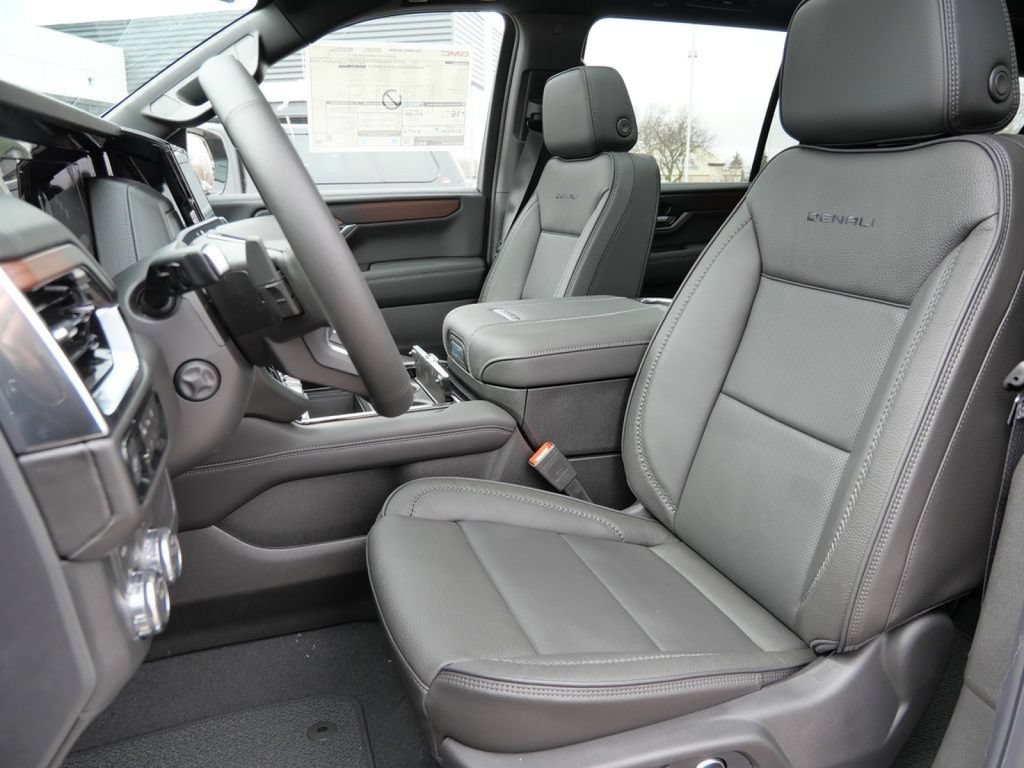 New 2026 GMC Yukon XL Denali w/ Sun & Power Step Package AWD/4WD image 40