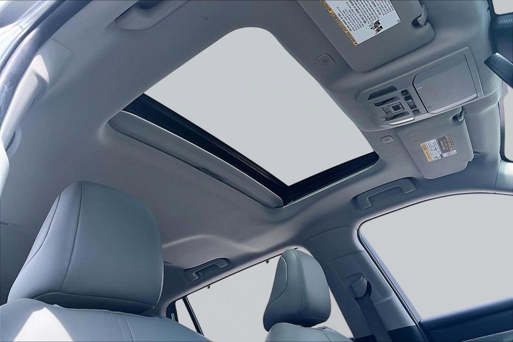 Used 2023 Toyota Highlander XLE image 27