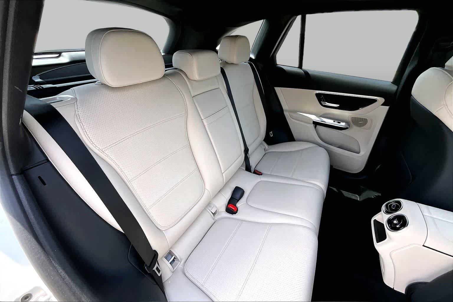 Used 2025 Mercedes-Benz GLC 300 4MATIC image 20