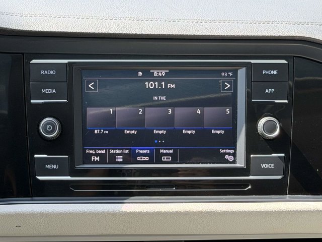 Used 2024 Volkswagen Jetta SE w/ Panoramic Sunroof Package FWD image 20