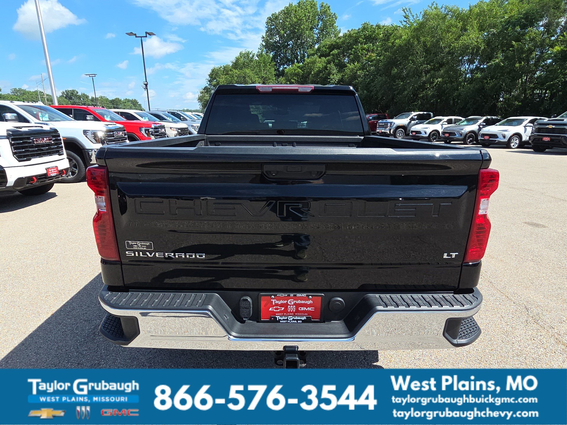 Used 2023 Chevrolet Silverado 1500 LT w/ Protection Package AWD/4WD image 7