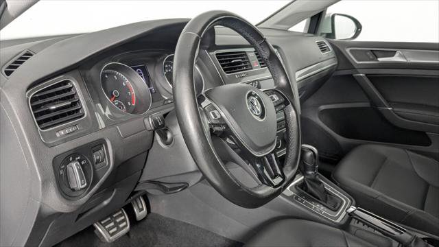 Used 2017 Volkswagen Golf Alltrack S image 24