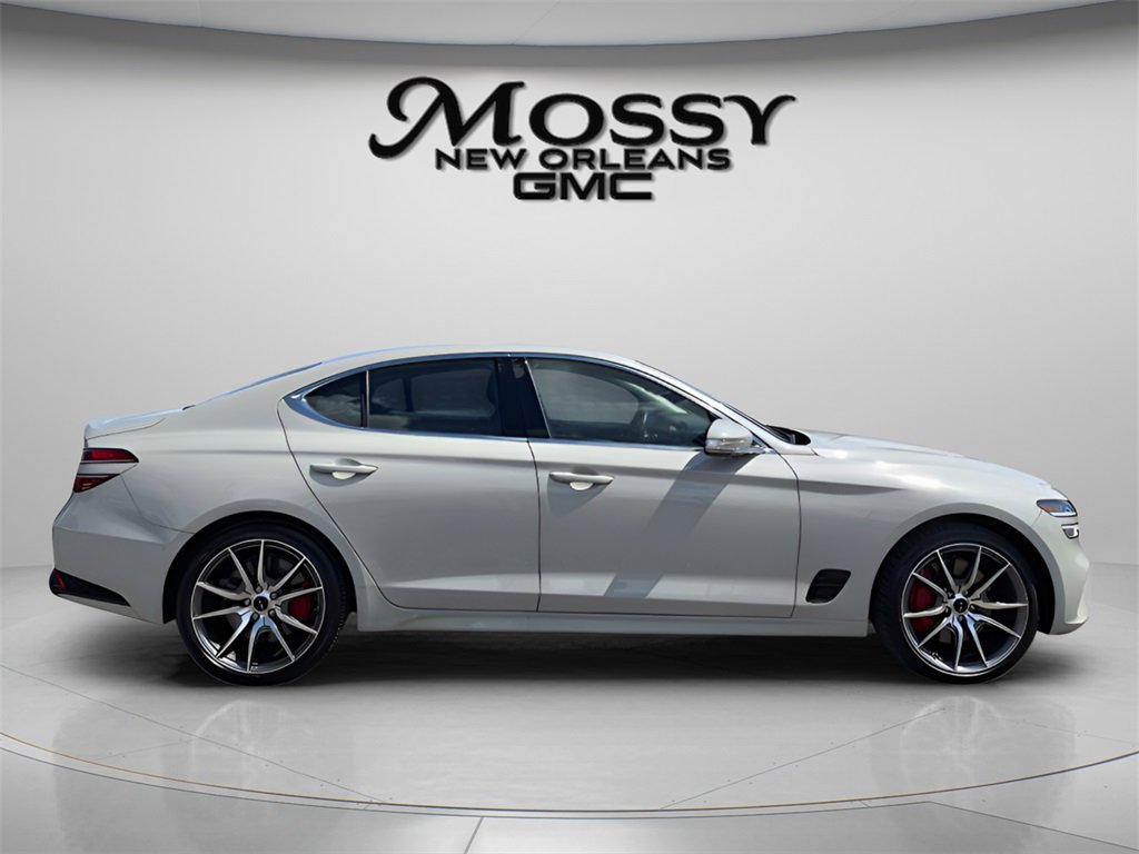 Used 2025 Genesis G70 2.5T image 4