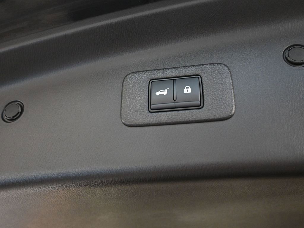 Used 2024 Nissan Armada Platinum w/ Captain's Chairs Package image 9