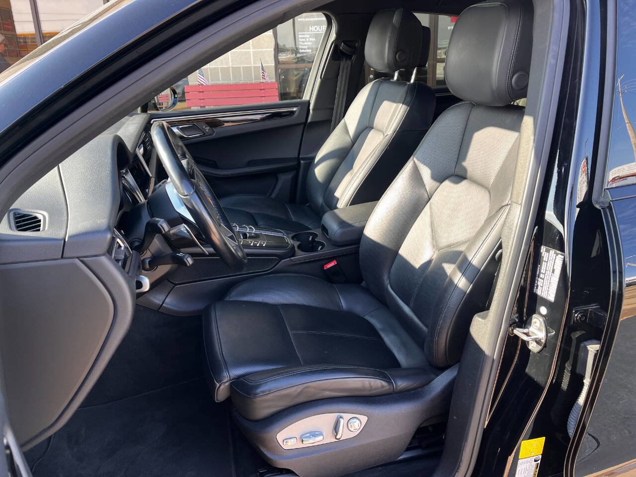 Used 2020 Porsche Macan image 9