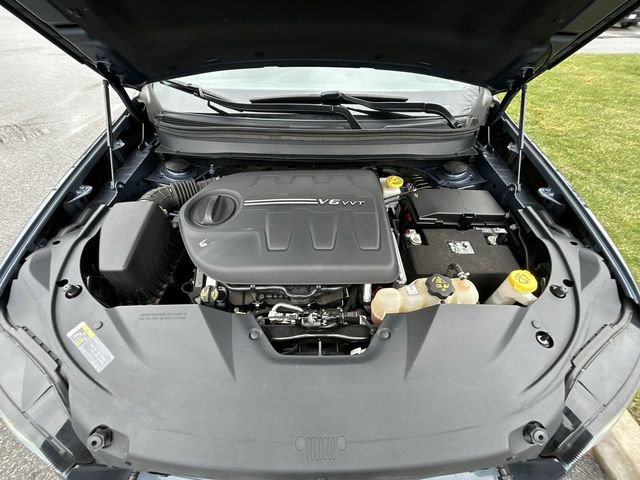 Used 2019 Jeep Cherokee Limited image 14