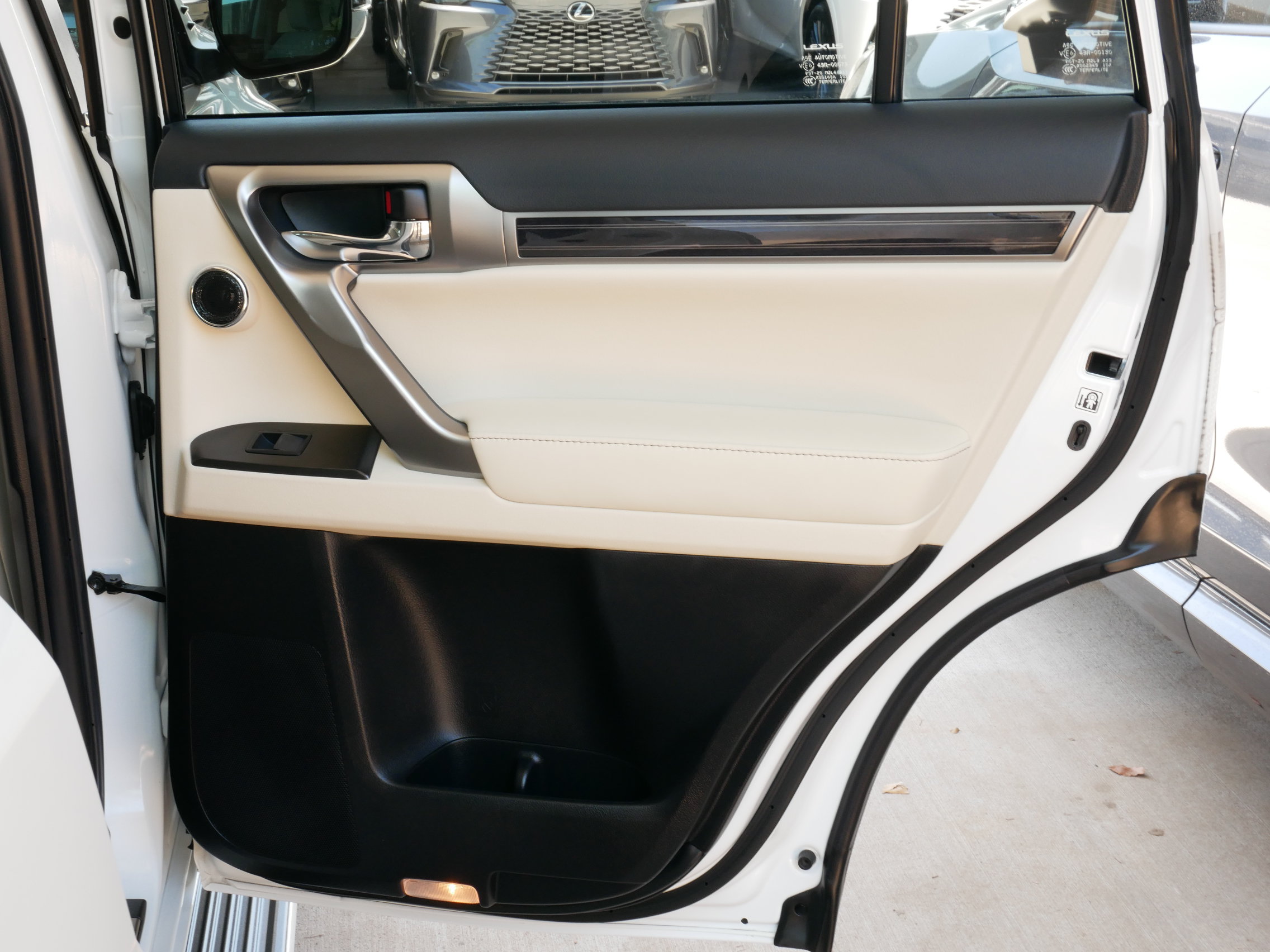Used 2023 Lexus GX 460 Premium w/ Premium Plus Package AWD/4WD image 18