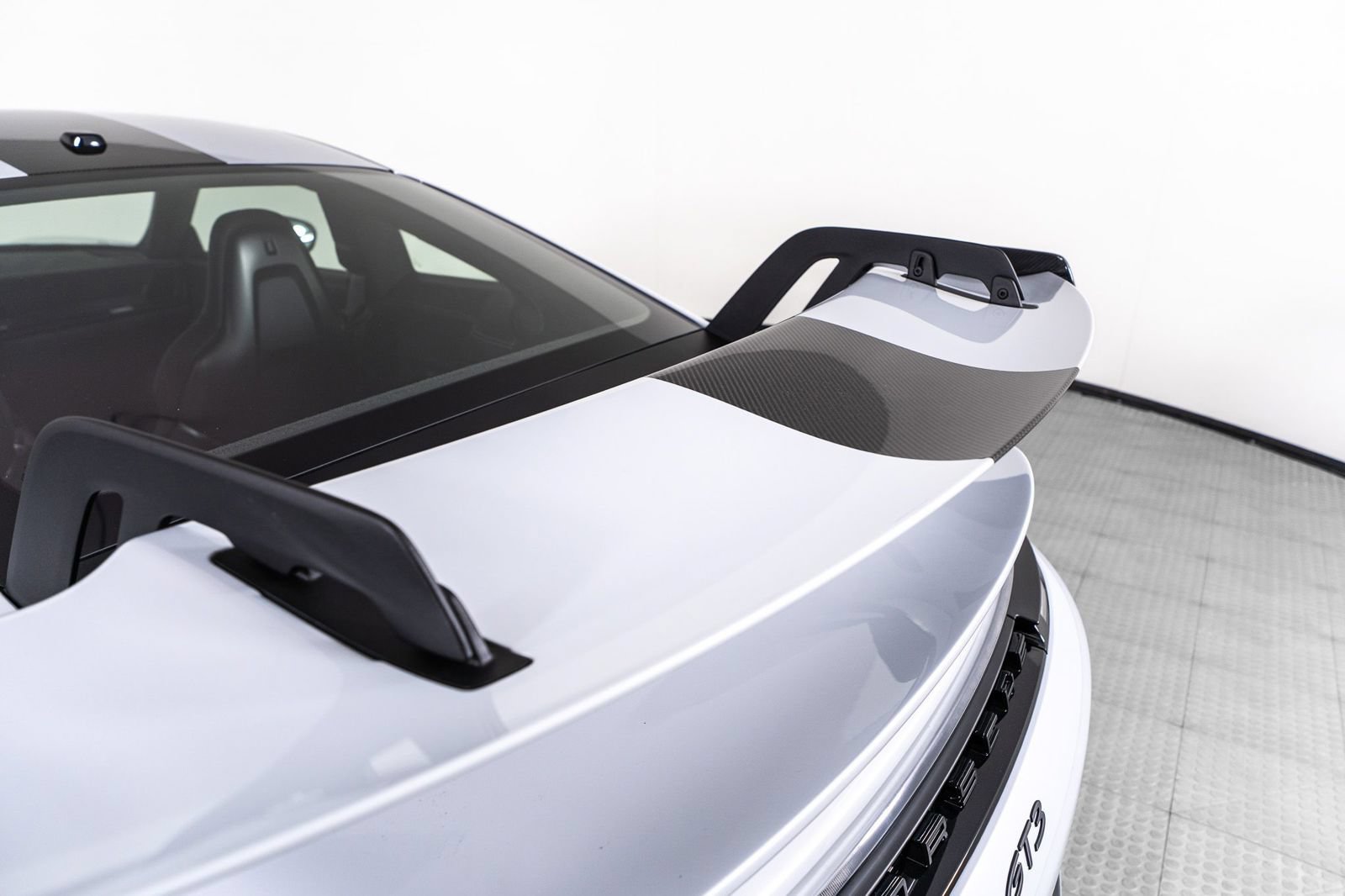 Used 2025 Porsche 911 GT3 RWD image 25
