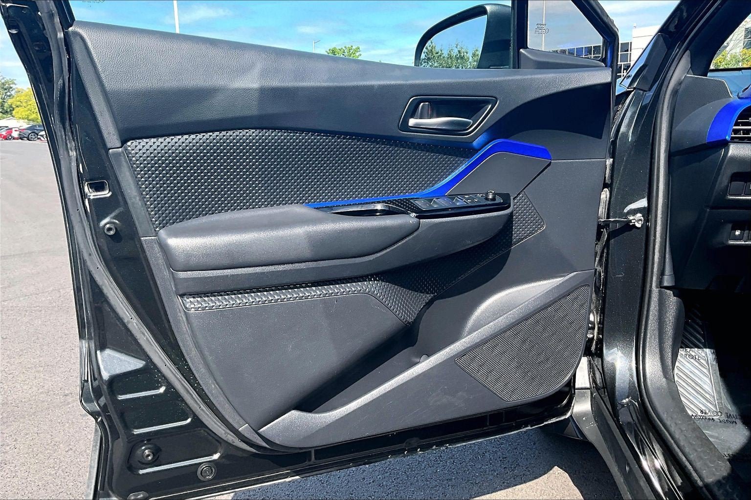 Used 2022 Toyota C-HR XLE FWD image 20
