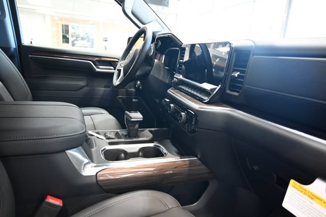 New 2026 Chevrolet Silverado 1500 RST w/ RST All Star Premium Package AWD/4WD image 17
