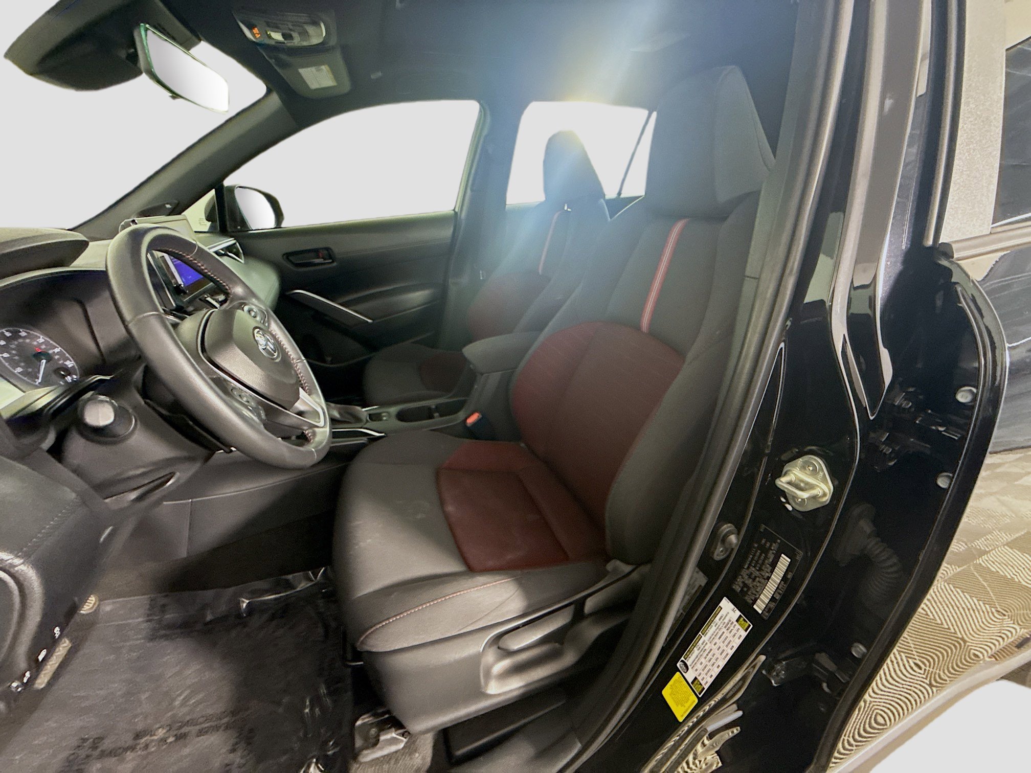 Used 2024 Toyota Corolla Cross AWD Hybrid w/ Moonroof Package image 22
