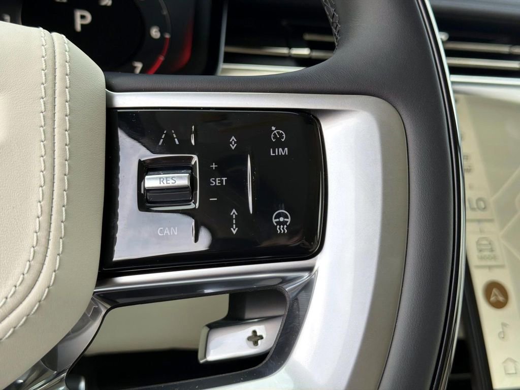 New 2025 Land Rover Range Rover SE image 29