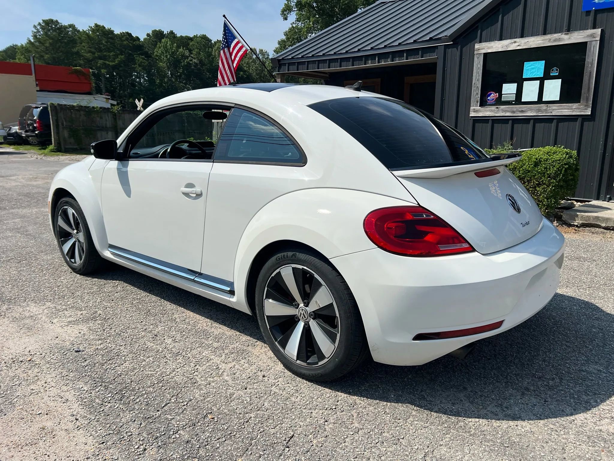 Used 2013 Volkswagen Beetle 2.0T image 7