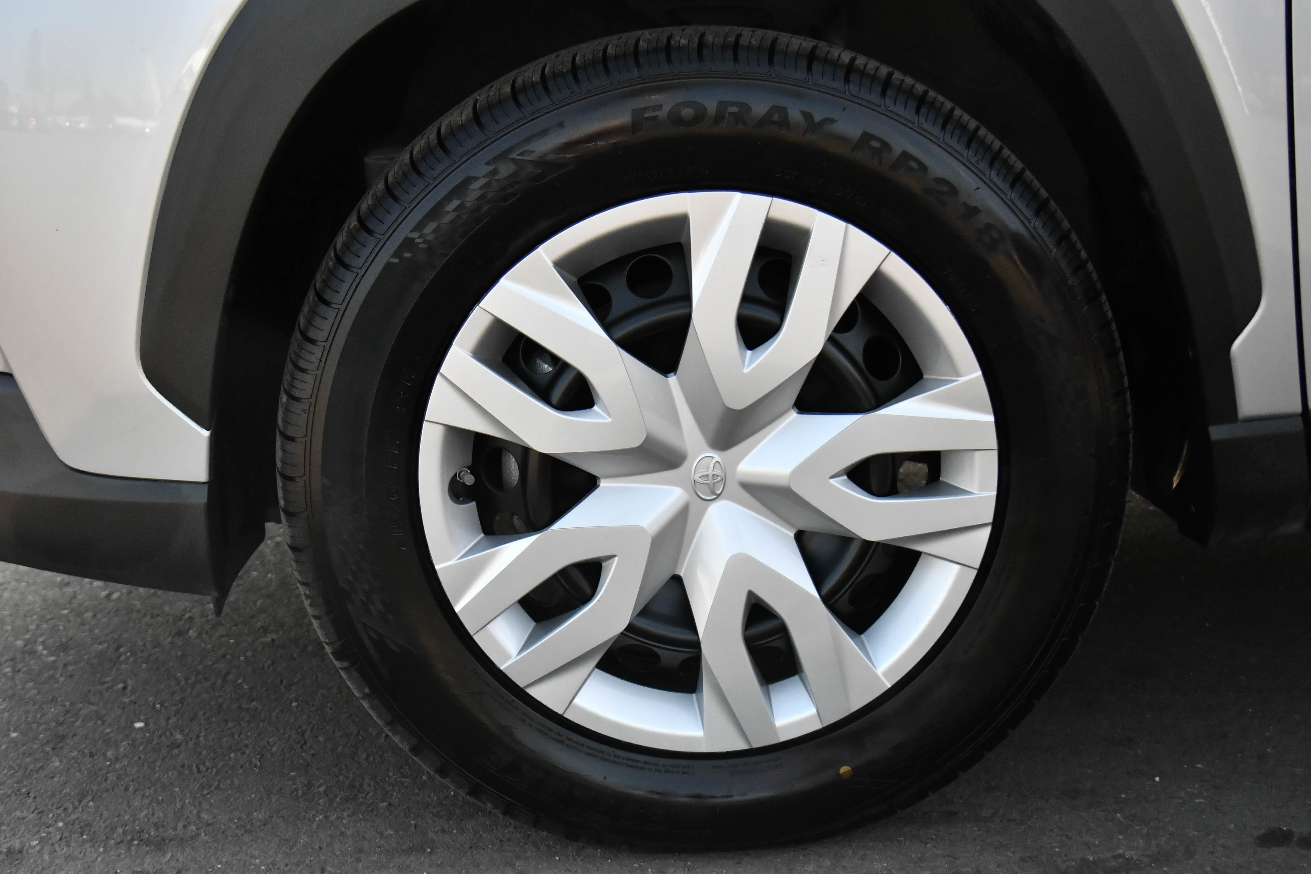 Used 2024 Toyota Corolla Cross L FWD image 12