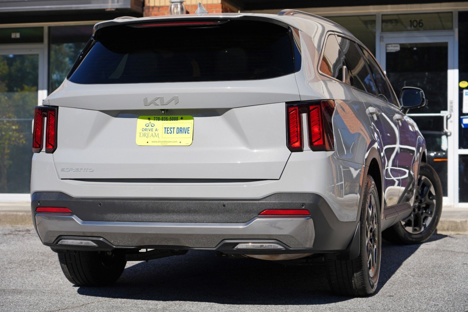 Used 2025 Kia Sorento S w/ Panoramic Sunroof Package FWD image 5