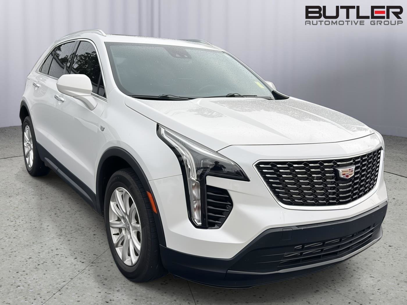 Used 2023 Cadillac XT4 Luxury w/ Cold Weather Package FWD image 6