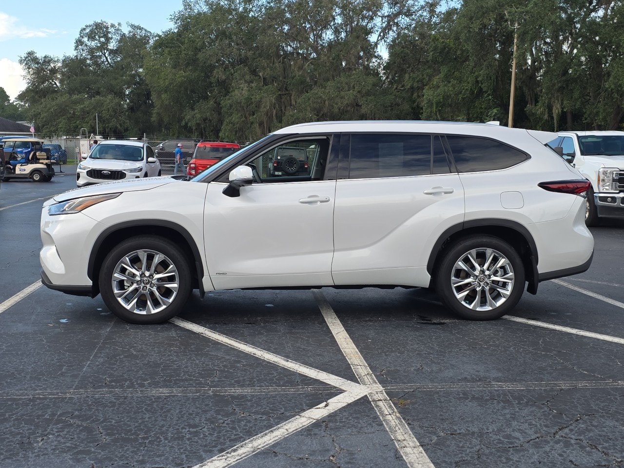 Used 2026 Toyota Highlander Limited AWD/4WD image 11