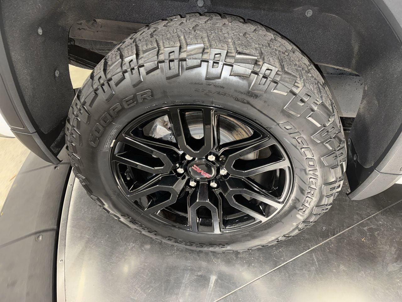 Used 2020 GMC Sierra 1500 Elevation w/ Elevation Value Package image 13