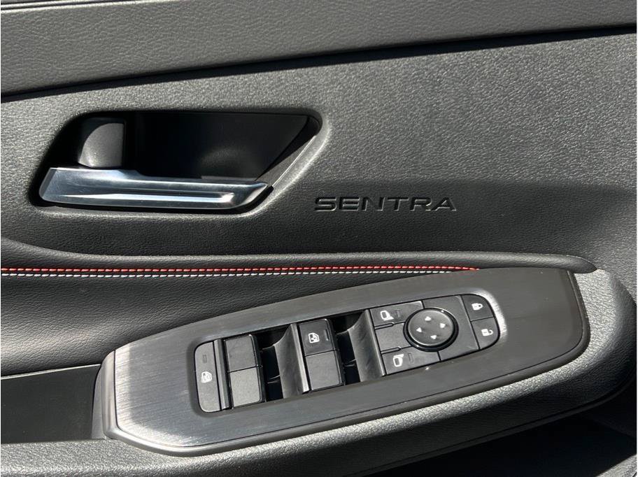 New 2027 Nissan Sentra SR FWD image 19