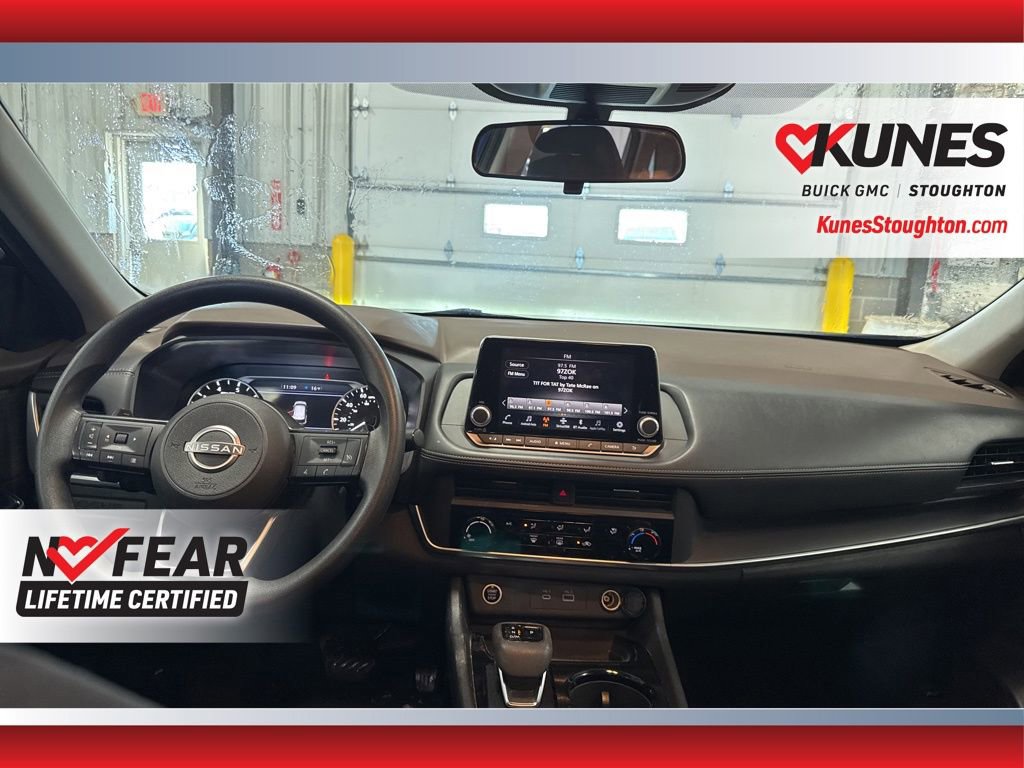 Used 2023 Nissan Rogue S image 37