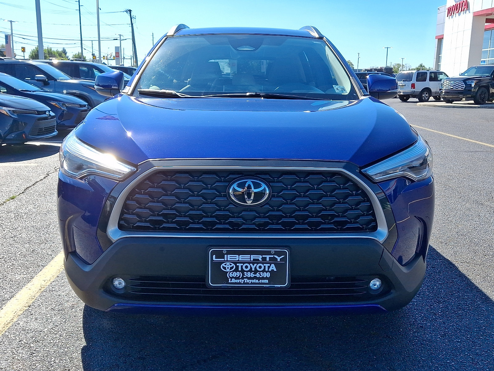 Used 2024 Toyota Corolla Cross XLE w/ Convenience Package AWD/4WD image 2