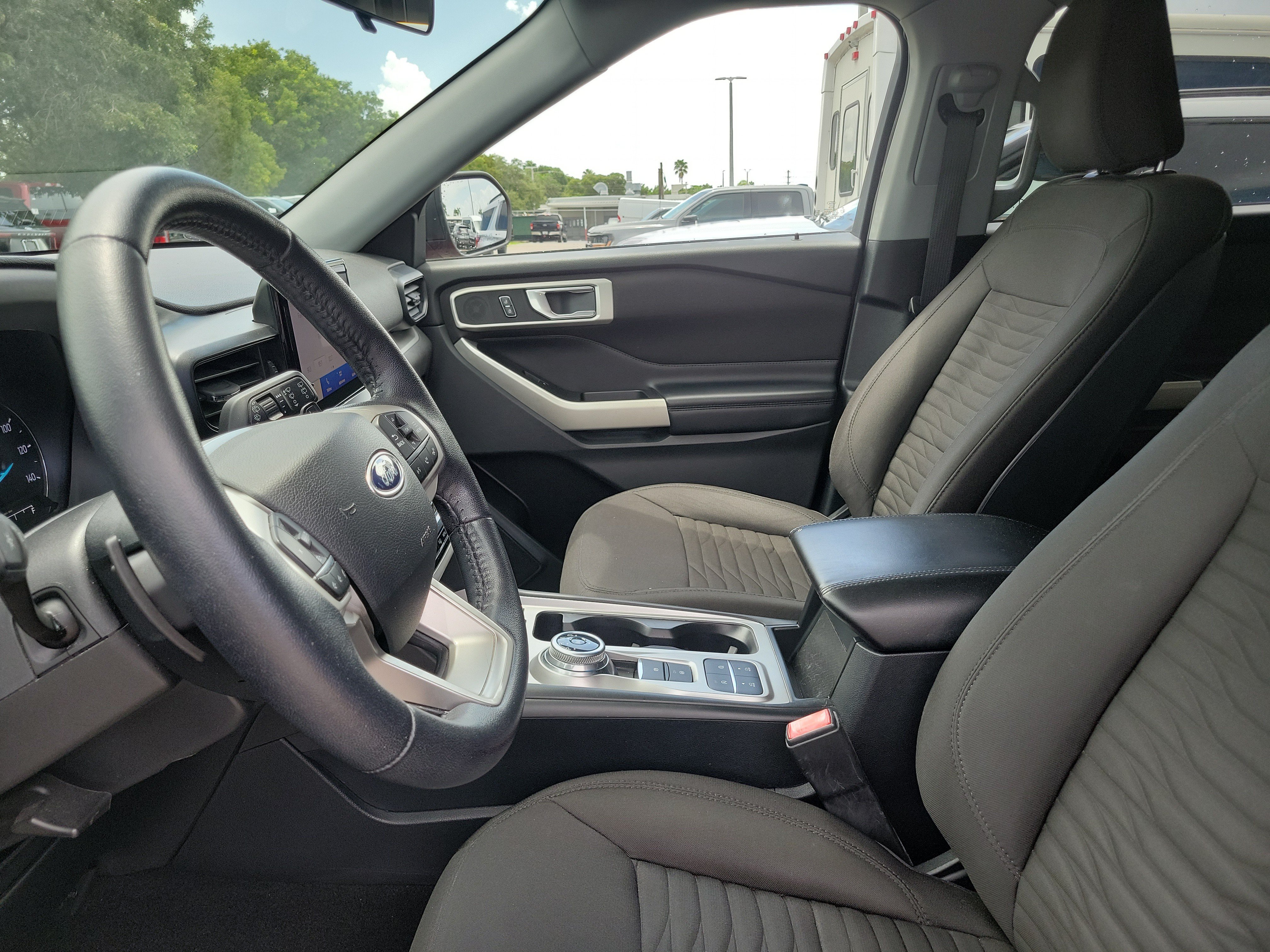 Used 2020 Ford Explorer XLT RWD image 11