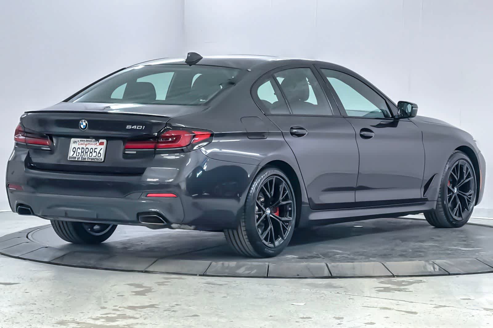 Used 2023 BMW 540i w/ Executive Package RWD image 2