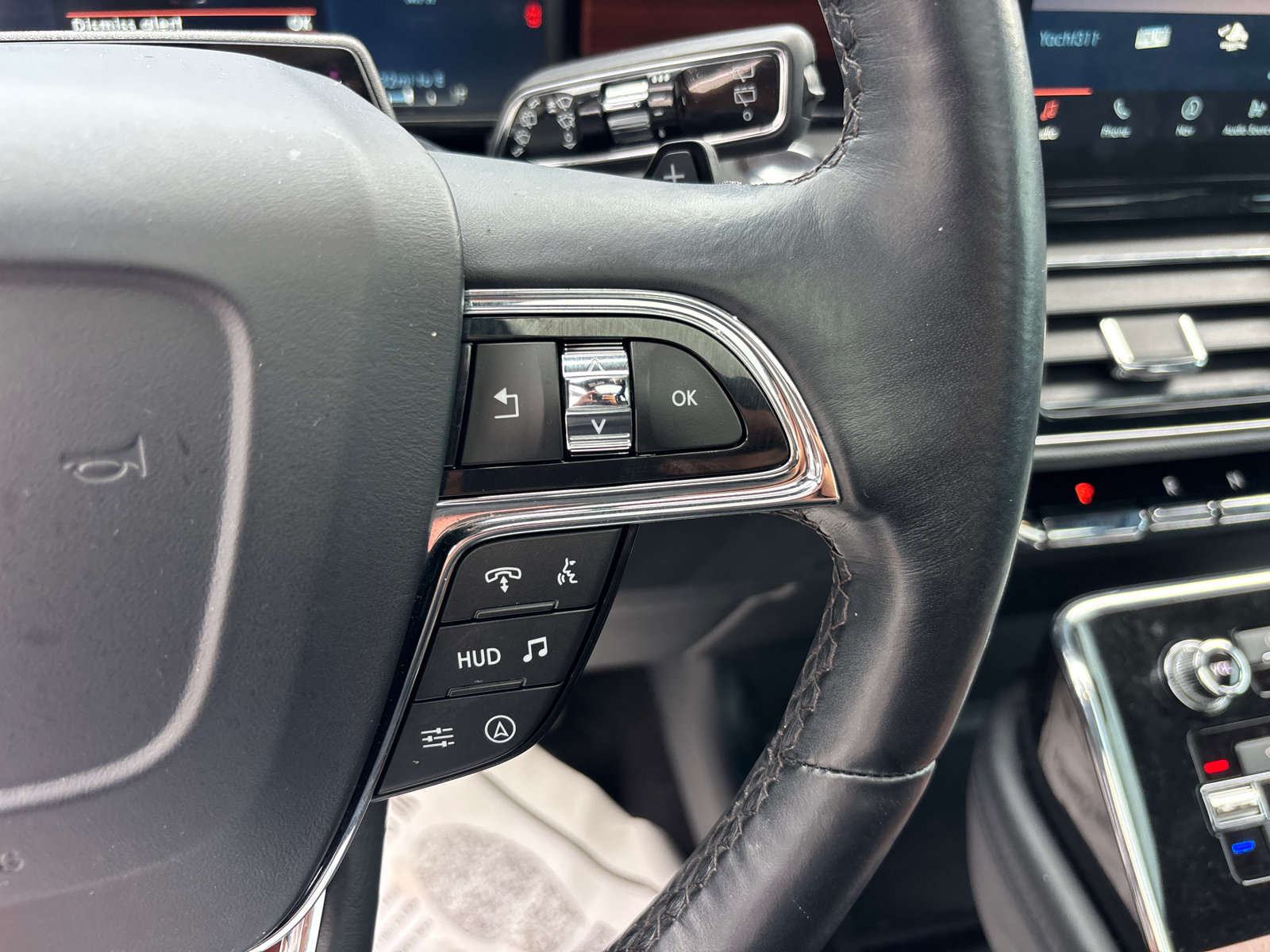 Certified 2023 Lincoln Navigator Reserve AWD/4WD image 18