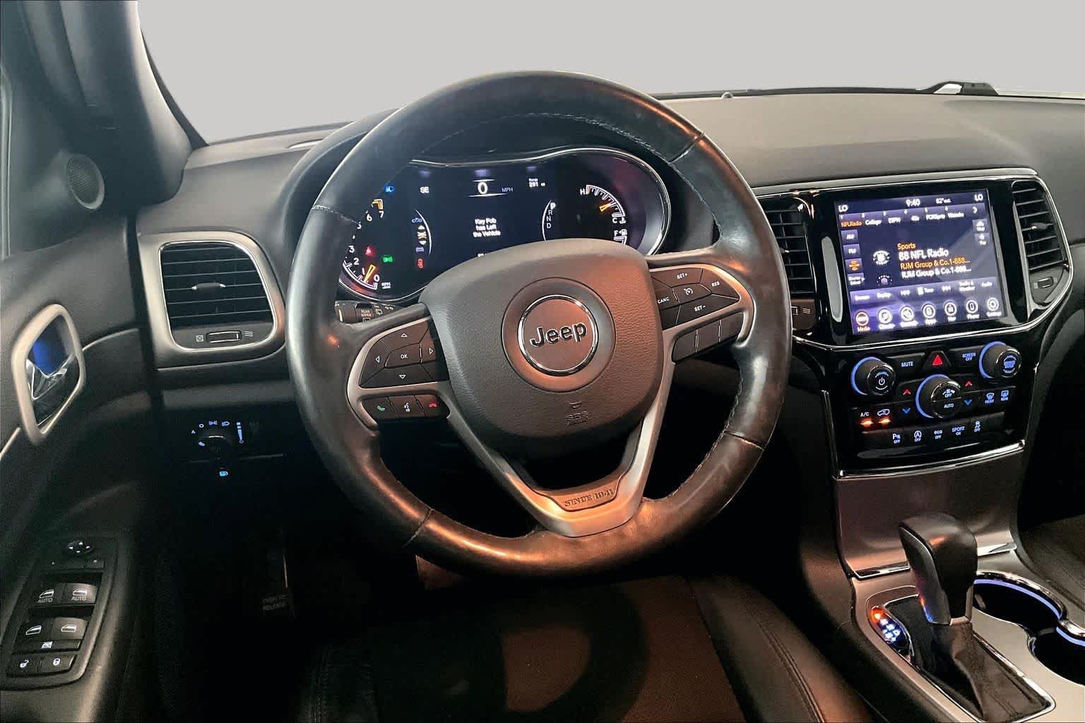 Used 2020 Jeep Grand Cherokee Altitude RWD image 16