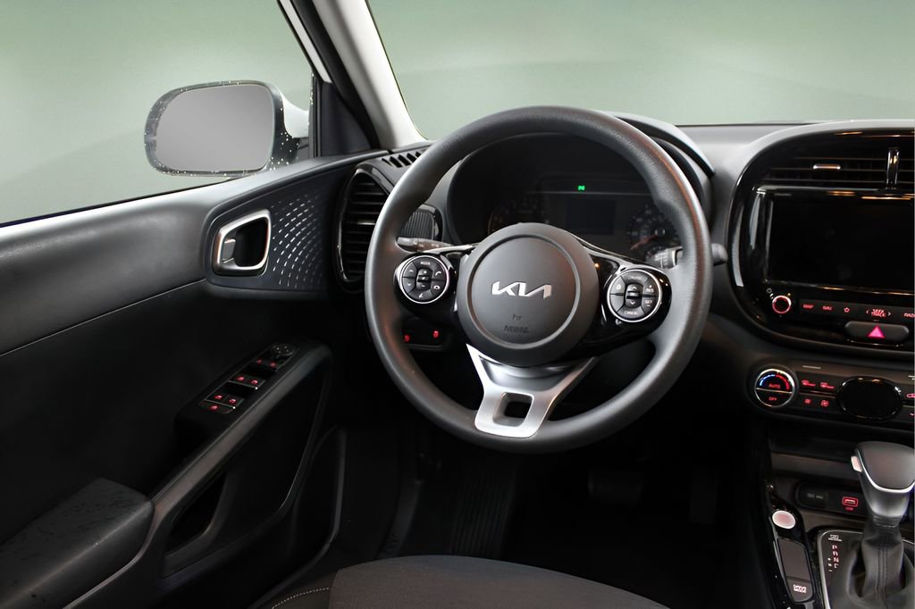 Used 2022 Kia Soul S FWD image 15