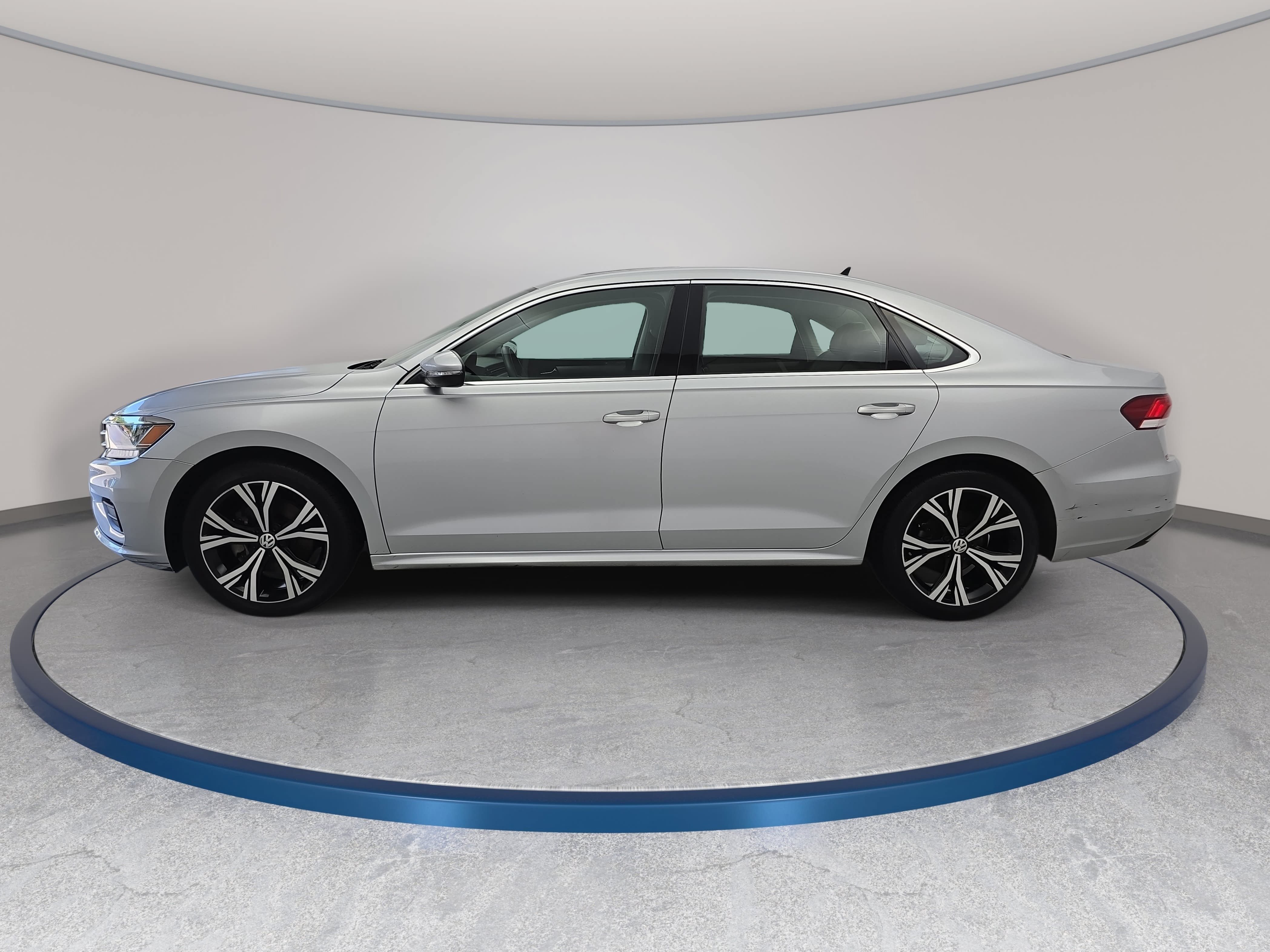 Used 2021 Volkswagen Passat 2.0T SE FWD image 8