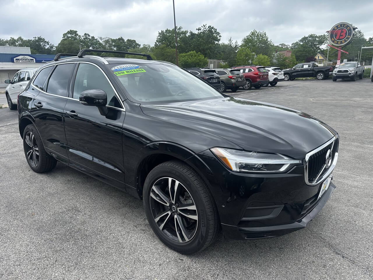 Used 2019 Volvo XC60 T6 Momentum w/ Premium Package AWD/4WD image 12