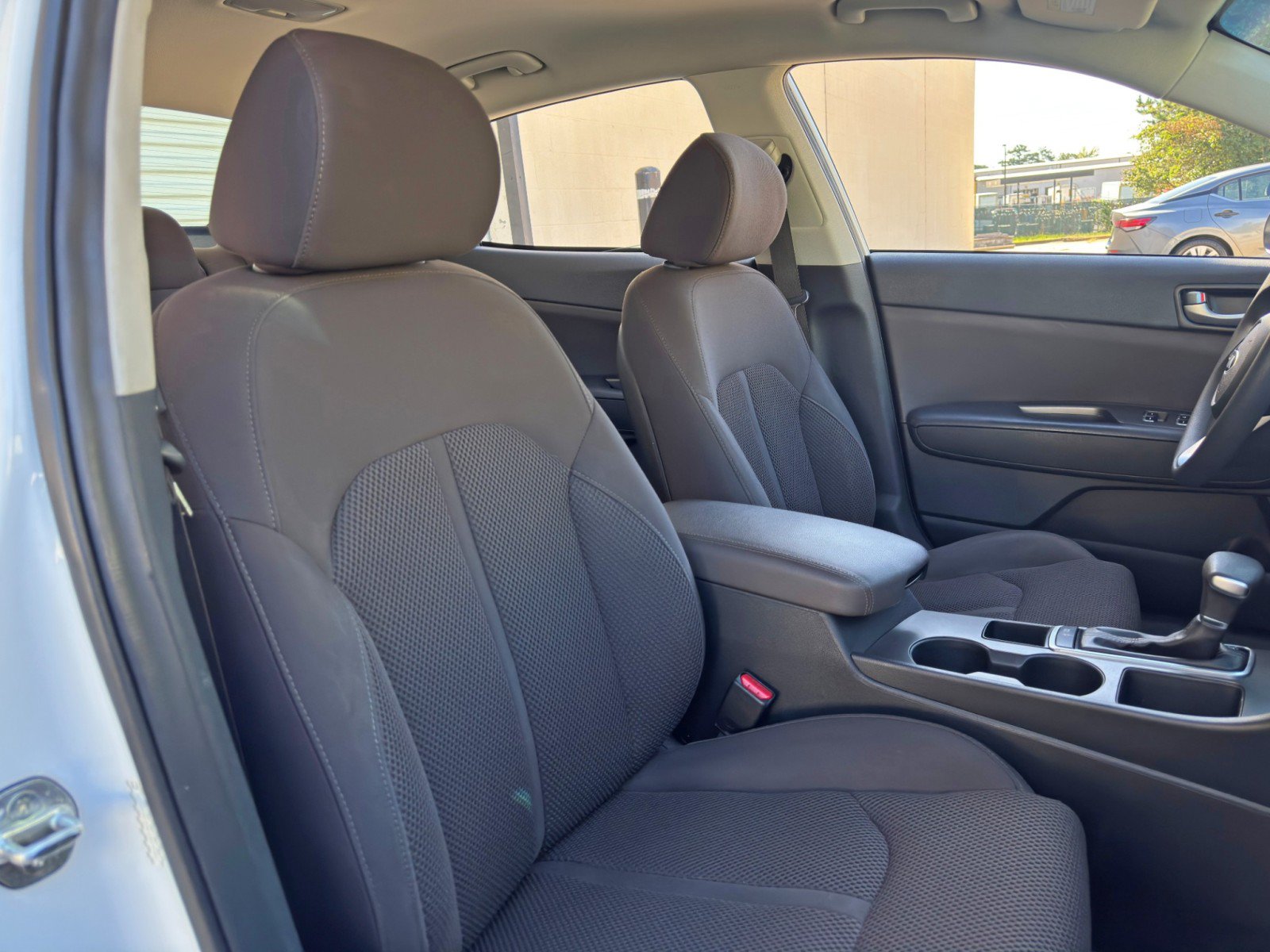 Used 2020 Kia Optima LX FWD image 29