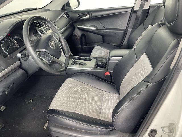 Used 2012 Toyota Camry SE FWD image 2