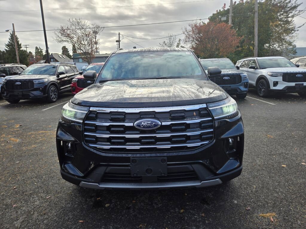 New 2026 Ford Explorer Active w/ Active Comfort Package AWD/4WD image 2