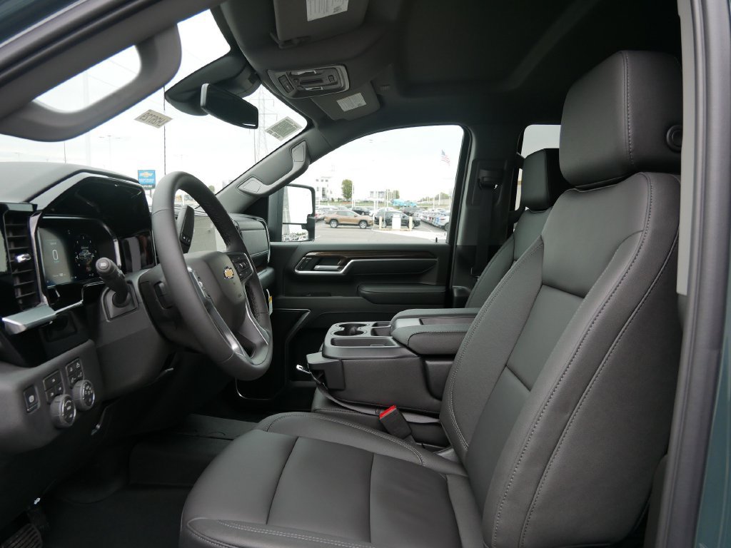 New 2026 Chevrolet Silverado 3500 LT w/ All Star Edition AWD/4WD image 15