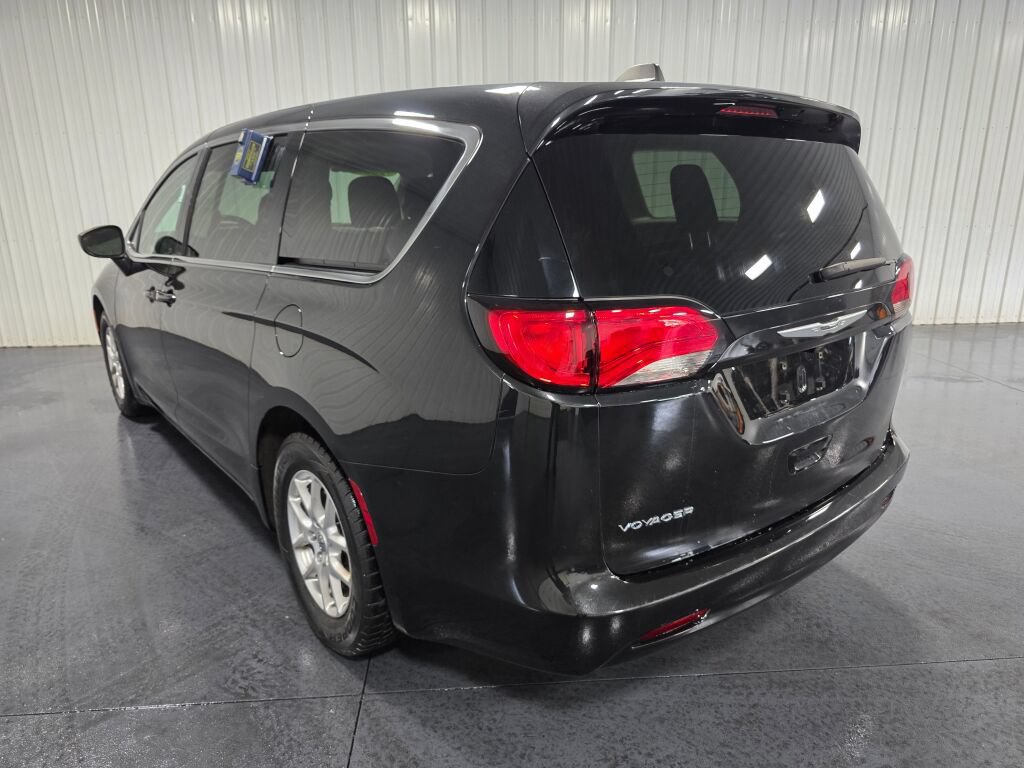 Used 2021 Chrysler Voyager LX w/ Cold Weather Group FWD image 3