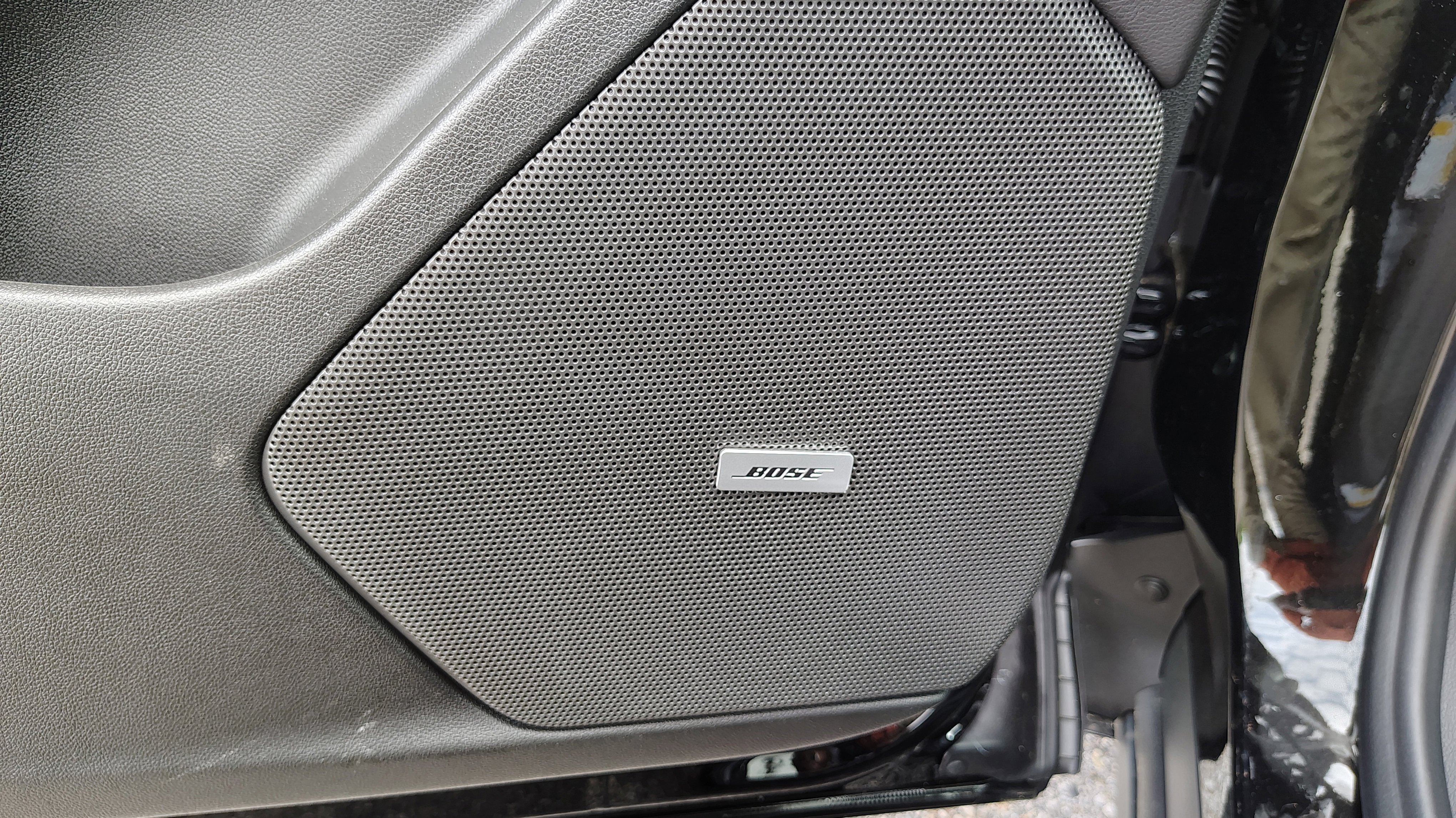 New 2025 Cadillac XT6 Luxury image 14