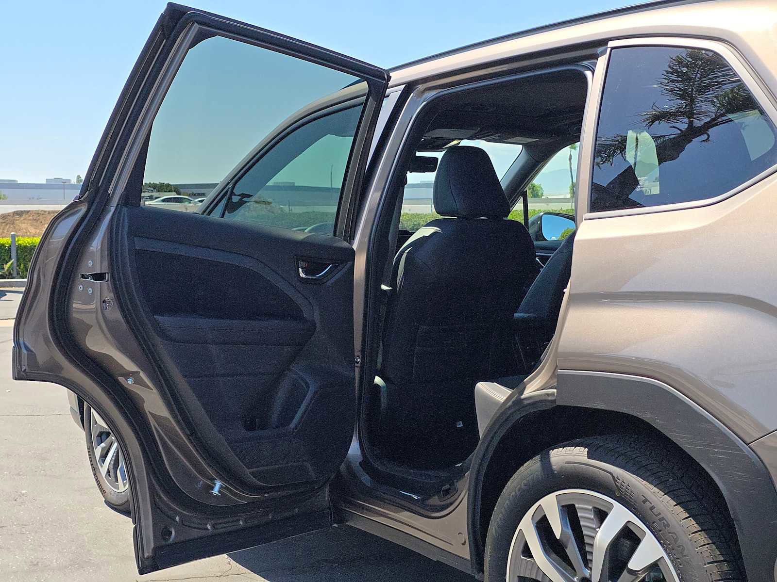Used 2025 Subaru Forester Touring AWD/4WD image 17