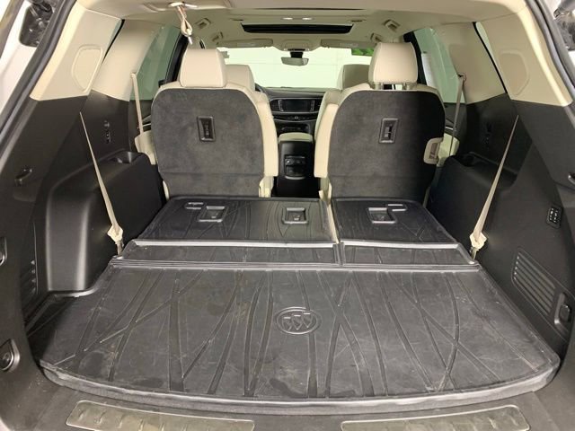 Used 2022 Buick Enclave Avenir w/ Avenir Technology Package image 31