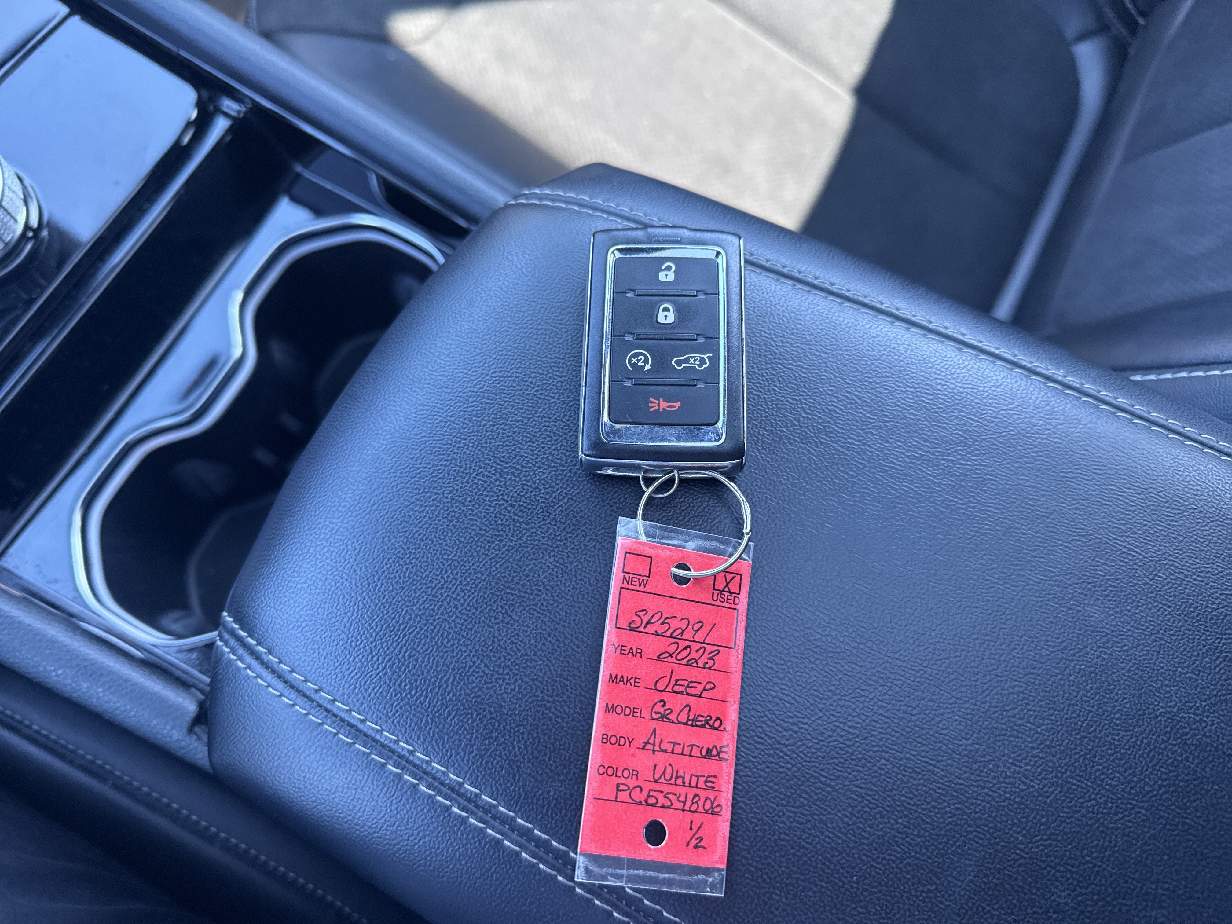 Used 2023 Jeep Grand Cherokee Altitude image 32