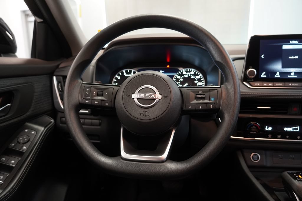 Used 2023 Nissan Rogue SV AWD/4WD image 17