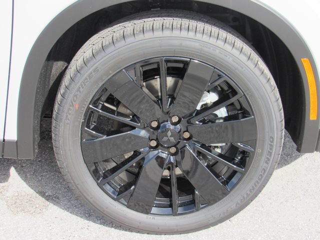 New 2026 Mitsubishi Outlander LE FWD image 10